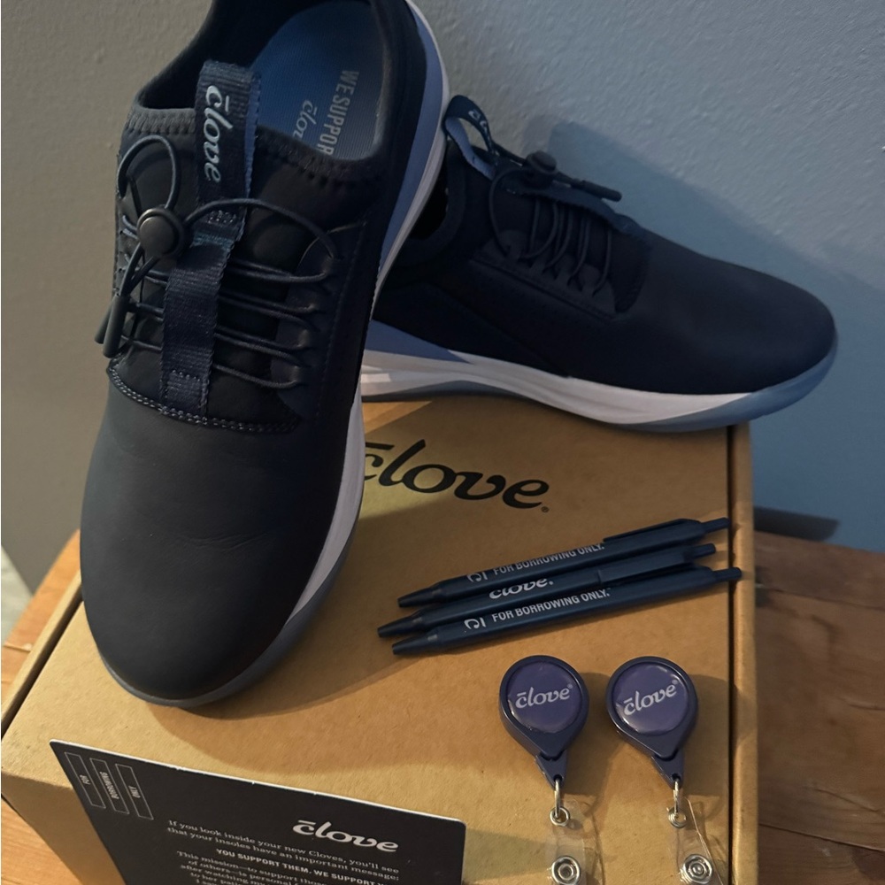 Clove Navy Sneakers